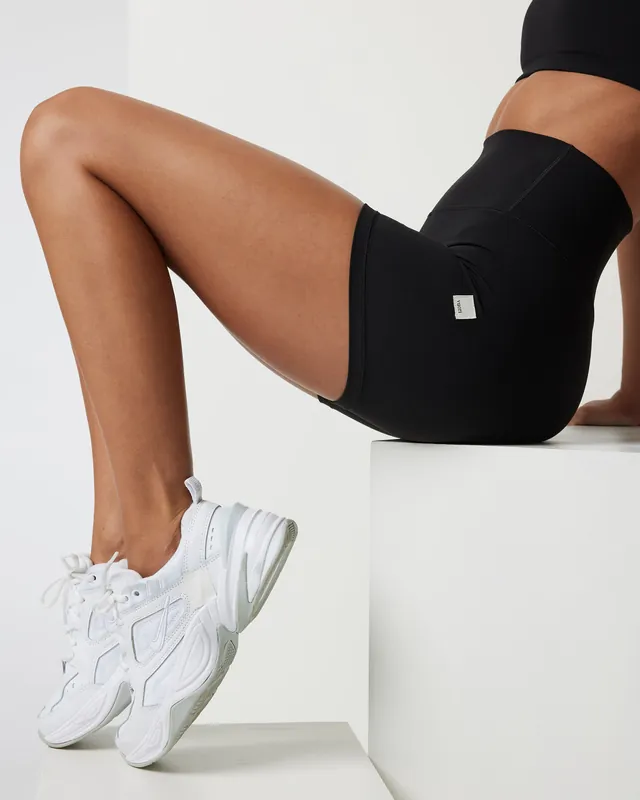 SK0000309-US20260706-143055-0 Vuori AllTheFeels™ Short 4" - Image 1